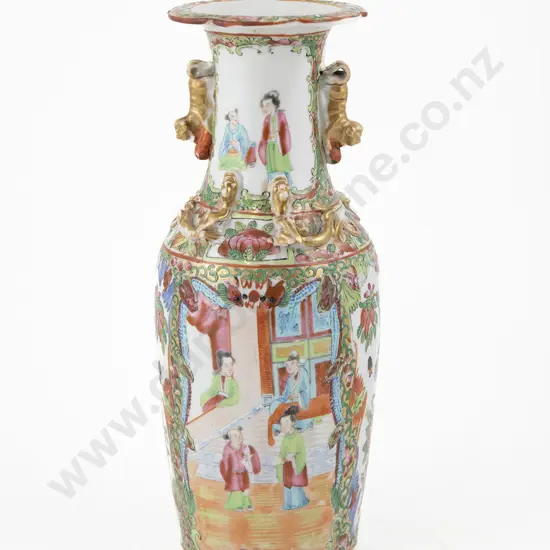 Chinese 19th Century Qing Dynasty Canton Famille Rose Vase