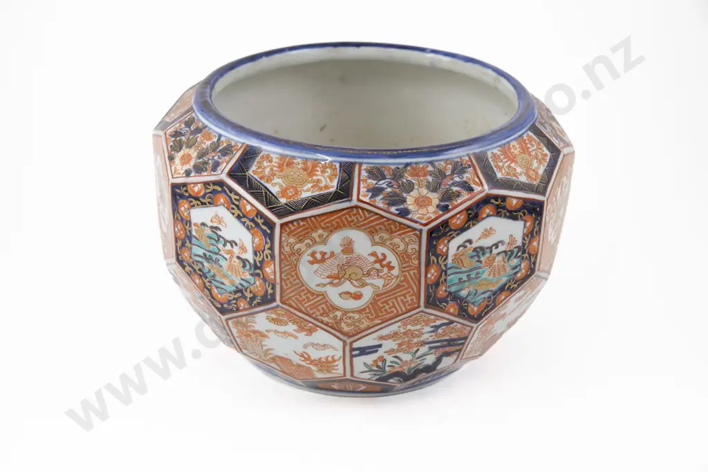 Japanese Meiji Period Imari Jardinière Image 1++