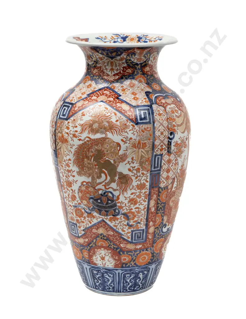 Large and Impressive Meiji Period Imari Floor Vase Image 1++