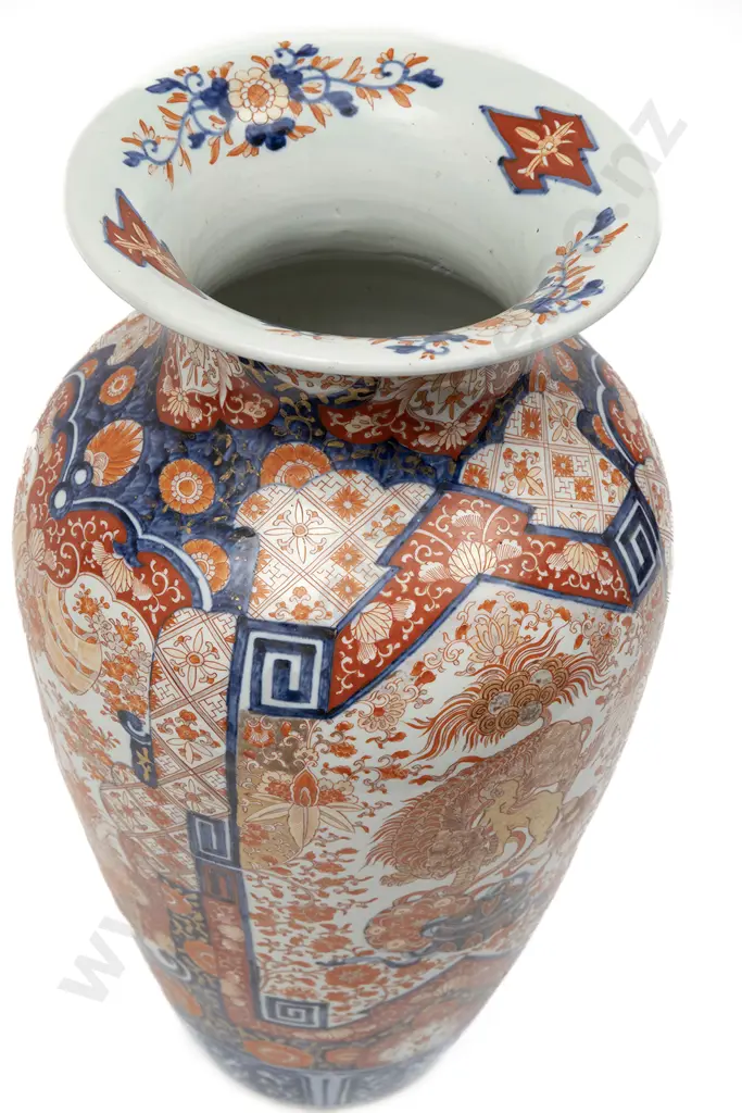 Large and Impressive Meiji Period Imari Floor Vase Image 1++