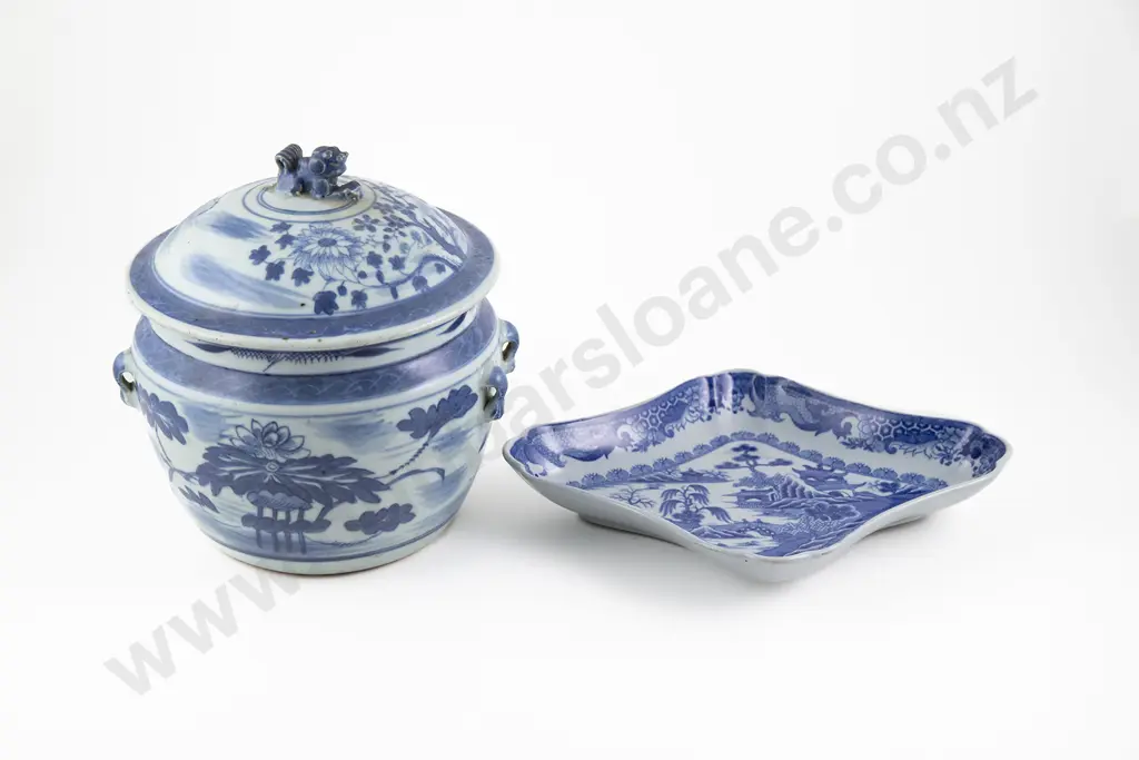 Chinese 19th Century Blue and White Potiche together with a Export Porcelain Dish Image 1++