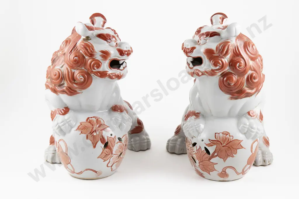 Pair of Japanese Porcelain Kutani Guardian Lion Shishi  Dogs Image 1++
