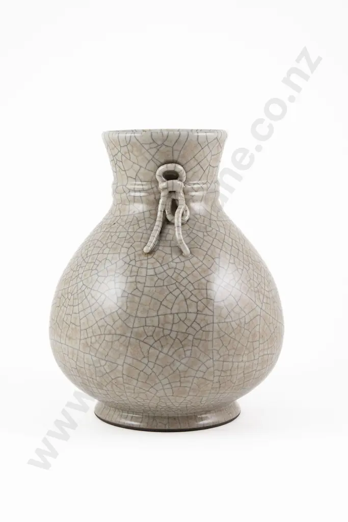 Qing Dynasty Qianlong Style Geyao Vase Image 1++