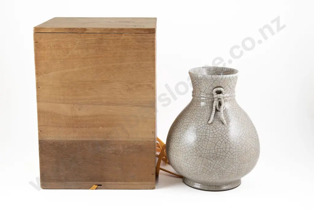 Qing Dynasty Qianlong Style Geyao Vase Image 1++