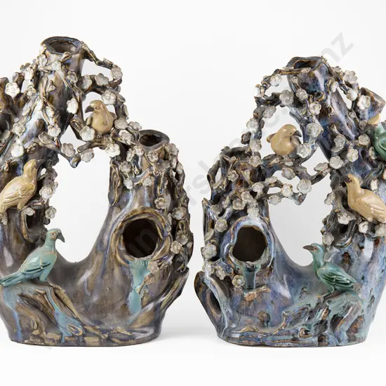 Pair of Decorative Chinese Vases (af)