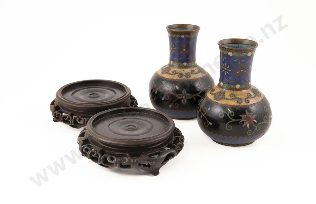 A Pair of Japanese Late Meiji period Cloisonne Vases Image 1++