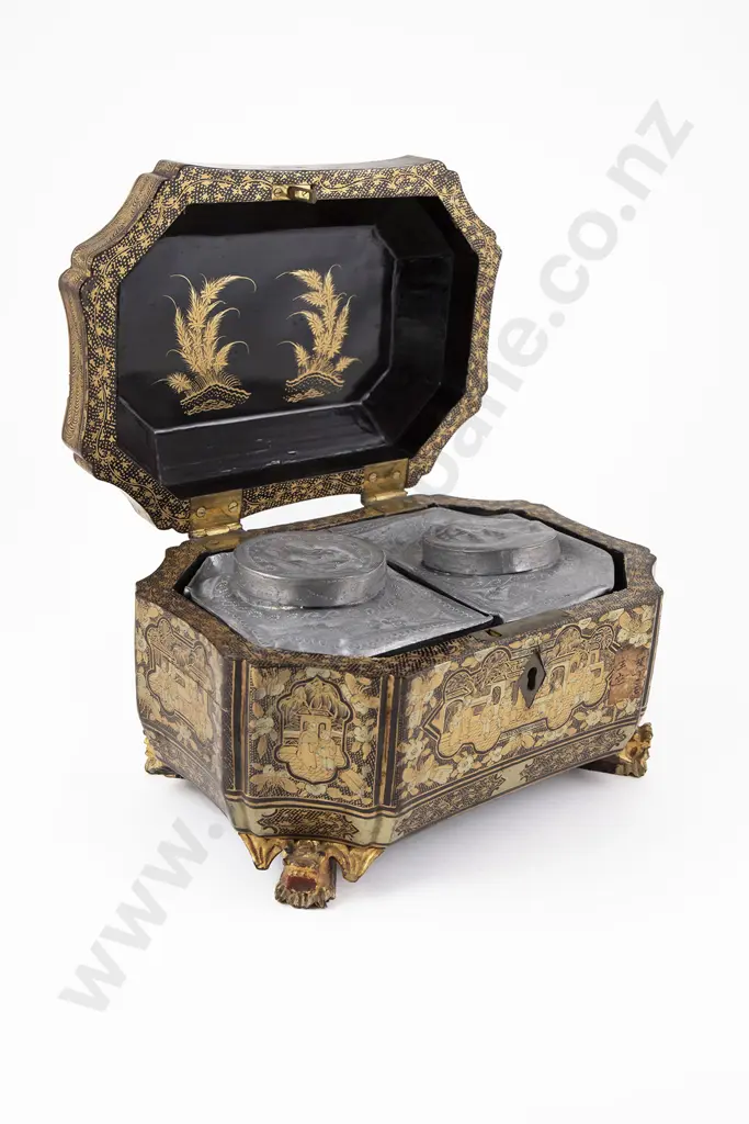 A Chinese 19th Century Export Gilt and Lacquered Tea Caddy Image 1++