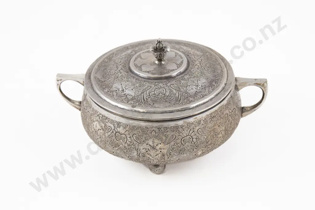 Egyptian Silver Two Handled Circular Lidded Box Image 1++