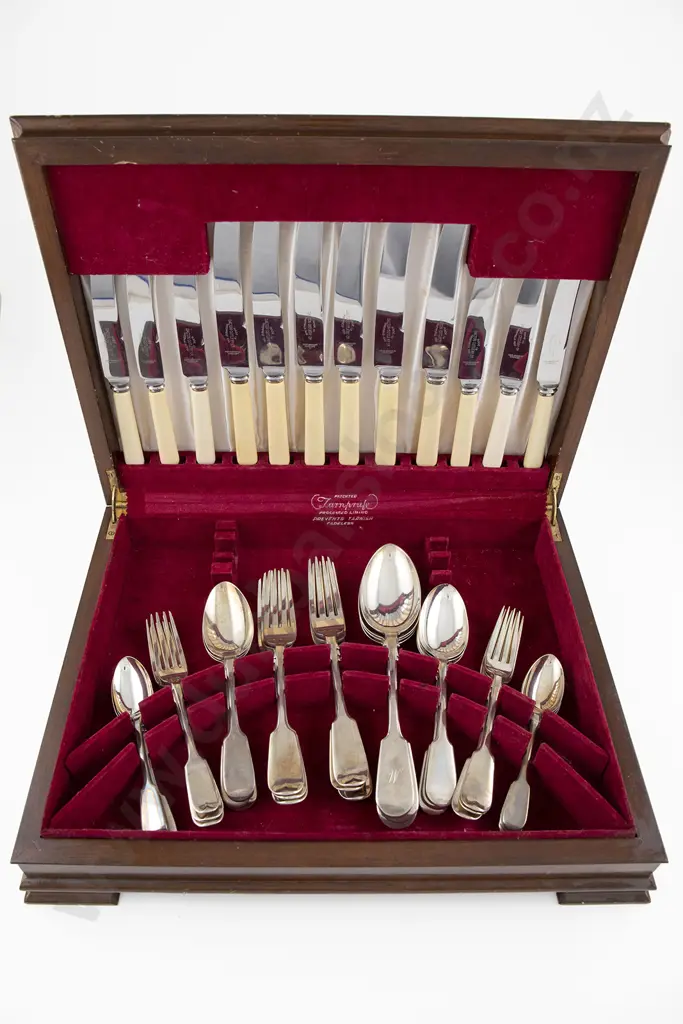 Composed Vict Canteen Of S/S Cutlery & Bone Handled Knives Image 1++