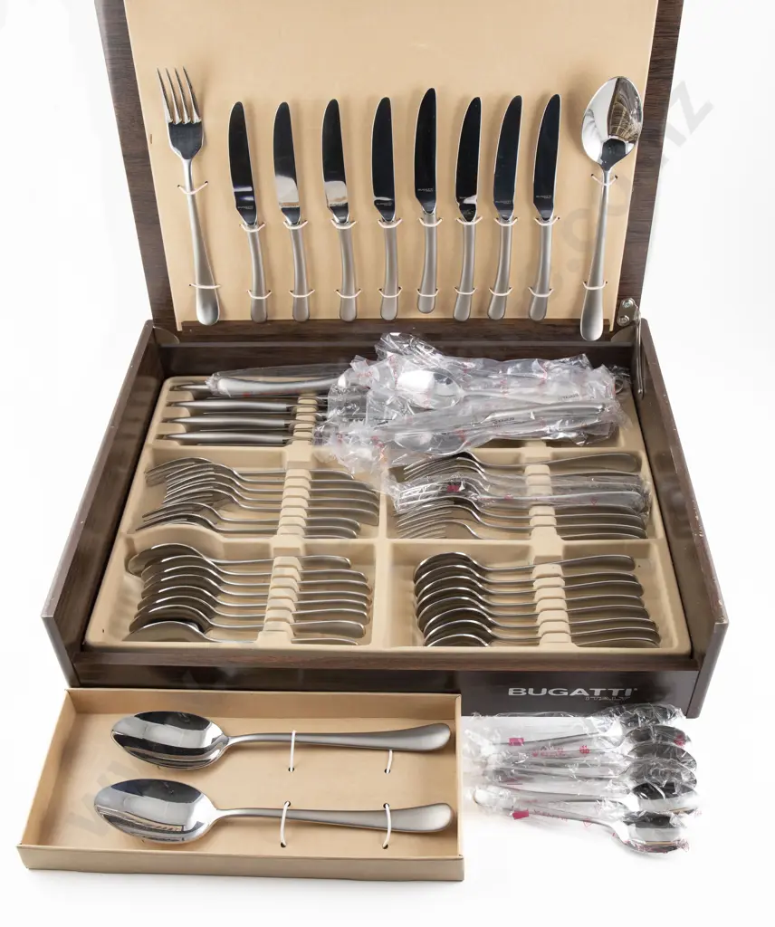 Modern Bugatti Canteen Of Cutlery (Settimociello Pattern) Image 1++