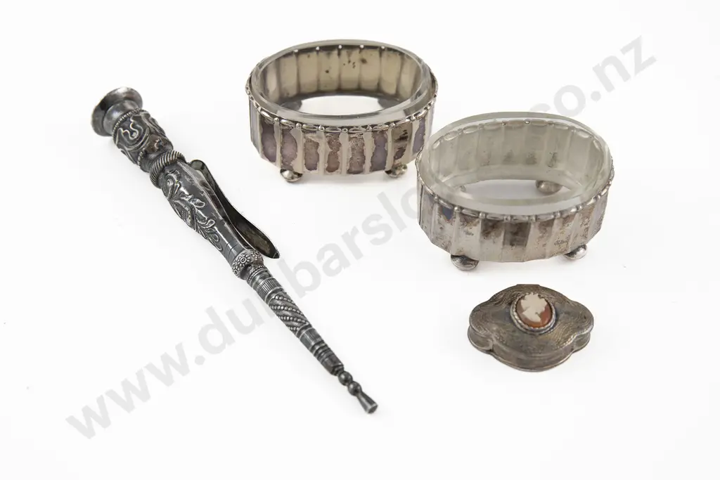 Pair Of .800 Silver Salts Image 1++