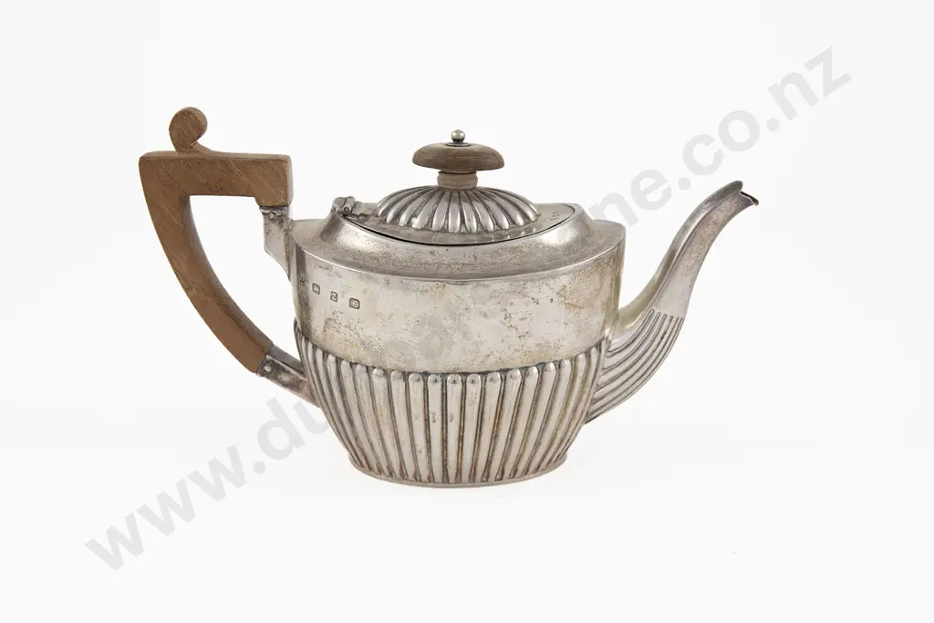 Vict S/S Bachelors Teapot Image 1++