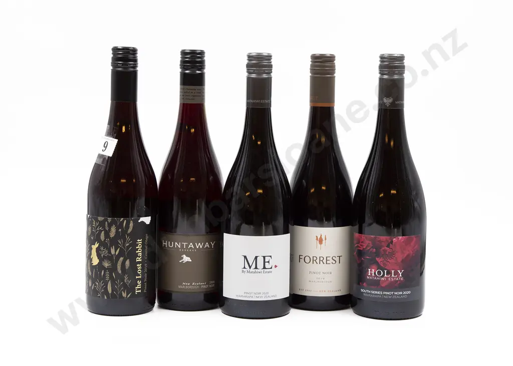 Five Bottles of Assorted NZ Pinot Noir Image 1++