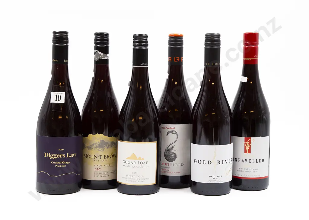 Six Bottles of Assorted NZ Pinot Noir Image 1++