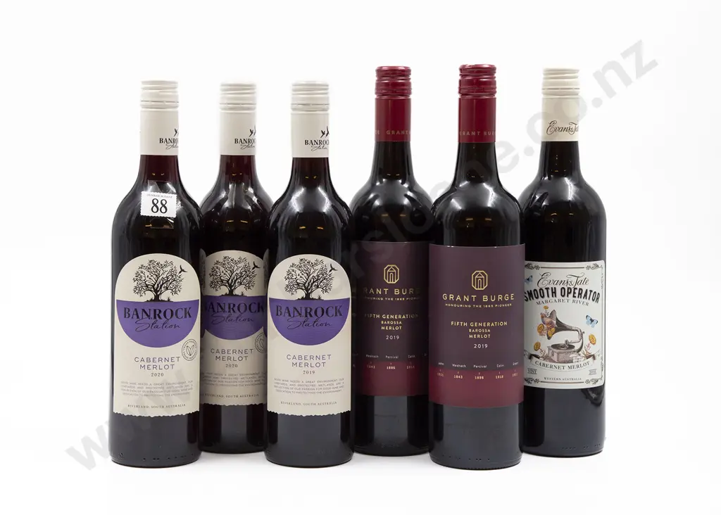 Six Bottles of Assorted Australian Merlot Image 1++