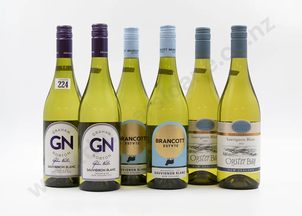Six Bottles of Assorted NZ Sauvignon Blanc Image 1++