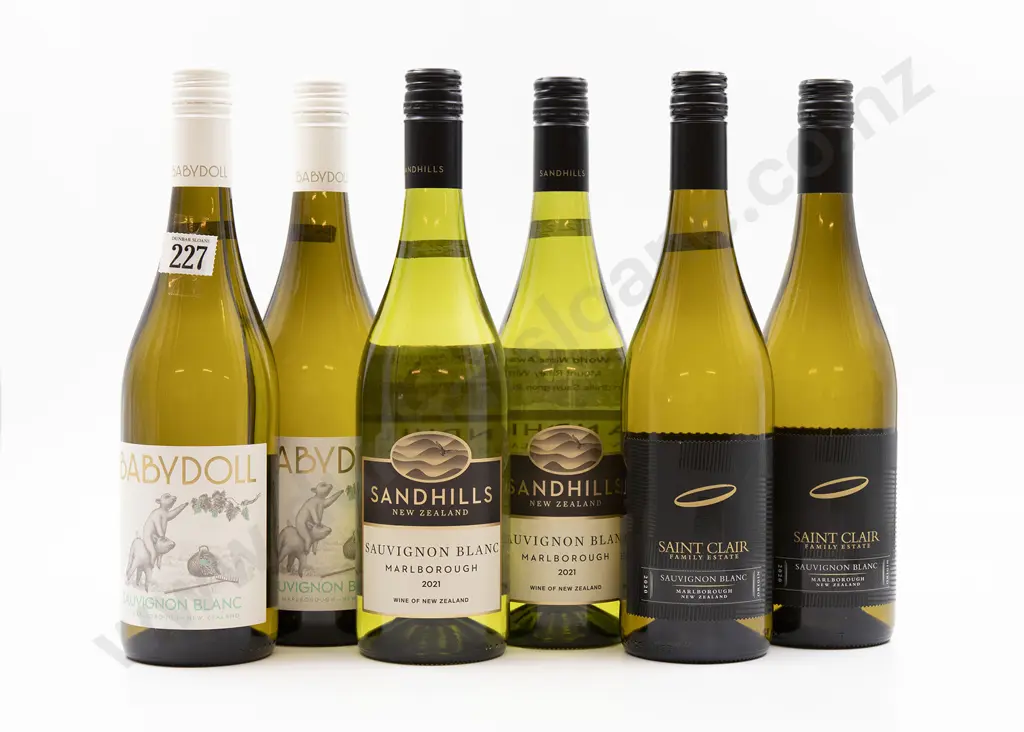 Six Bottles of Assorted NZ Sauvignon Blanc Image 1++