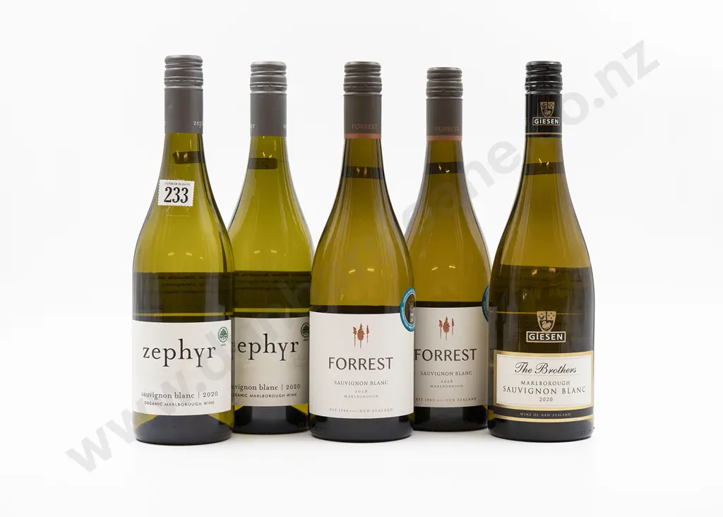 Five Bottles of Assorted NZ Sauvignon Blanc Image 1++