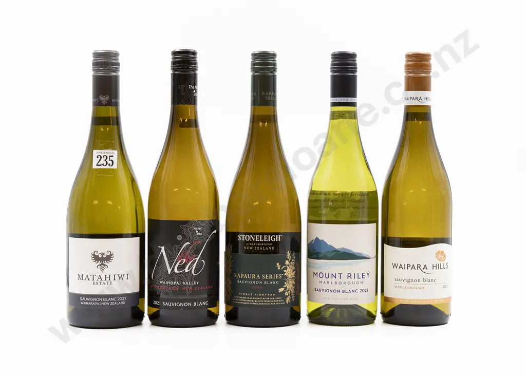 Five Bottles of Assorted NZ Sauvignon Blanc Image 1++