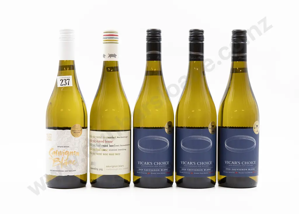 Five Bottles of Assorted NZ Sauvignon Blanc Image 1++
