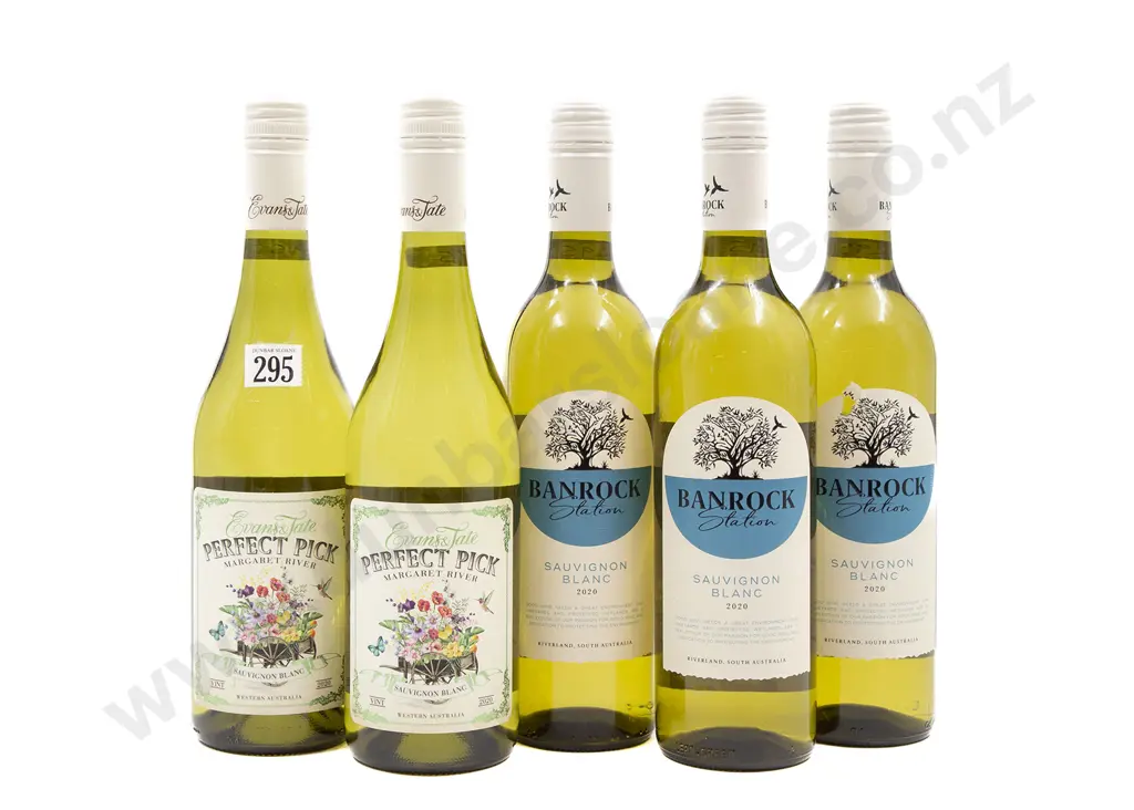 Five Bottles of Assorted Australian Sauvignon Blanc Image 1++