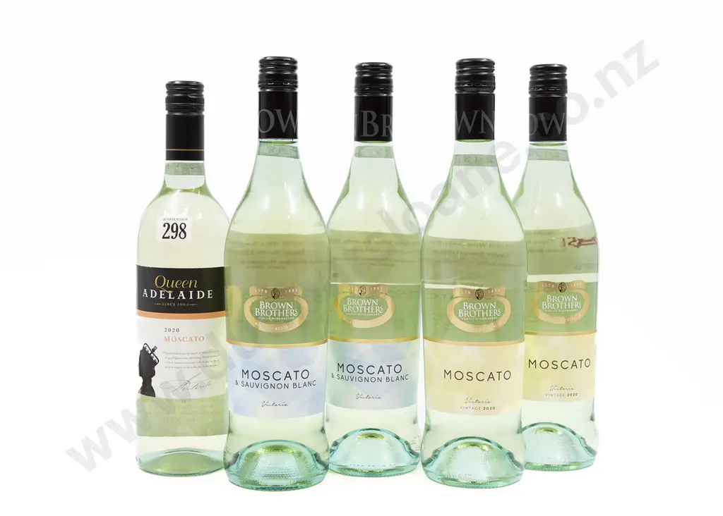 Five Bottles of Assorted Australian Moscato Image 1++