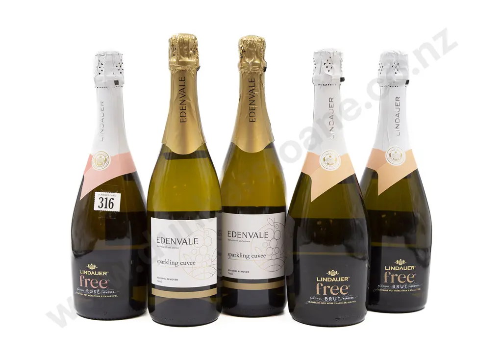 Five Bottles of Assorted NZ and Australian Zero Alcohol Sparkling Wines Image 1++