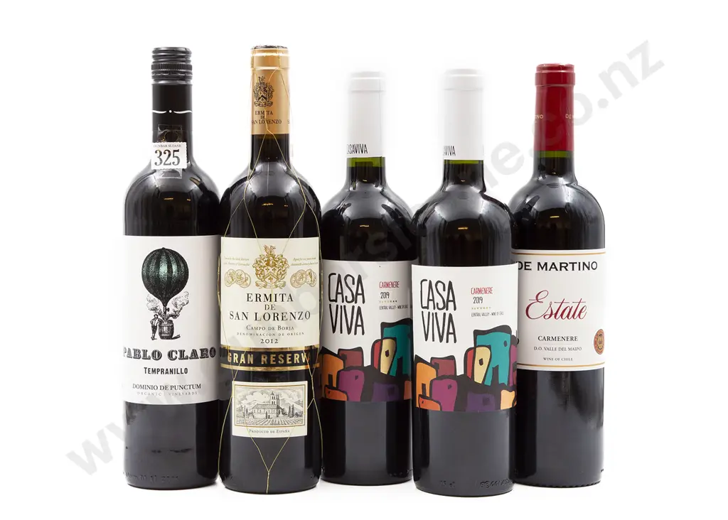 Five Bottles of Assorted Spanish and Chilean Red Wines Image 1++