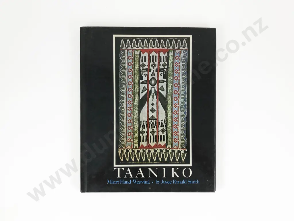 Taaniko: Maori Hand Weaving by Joyce Ronald Smith. New York Image 1++