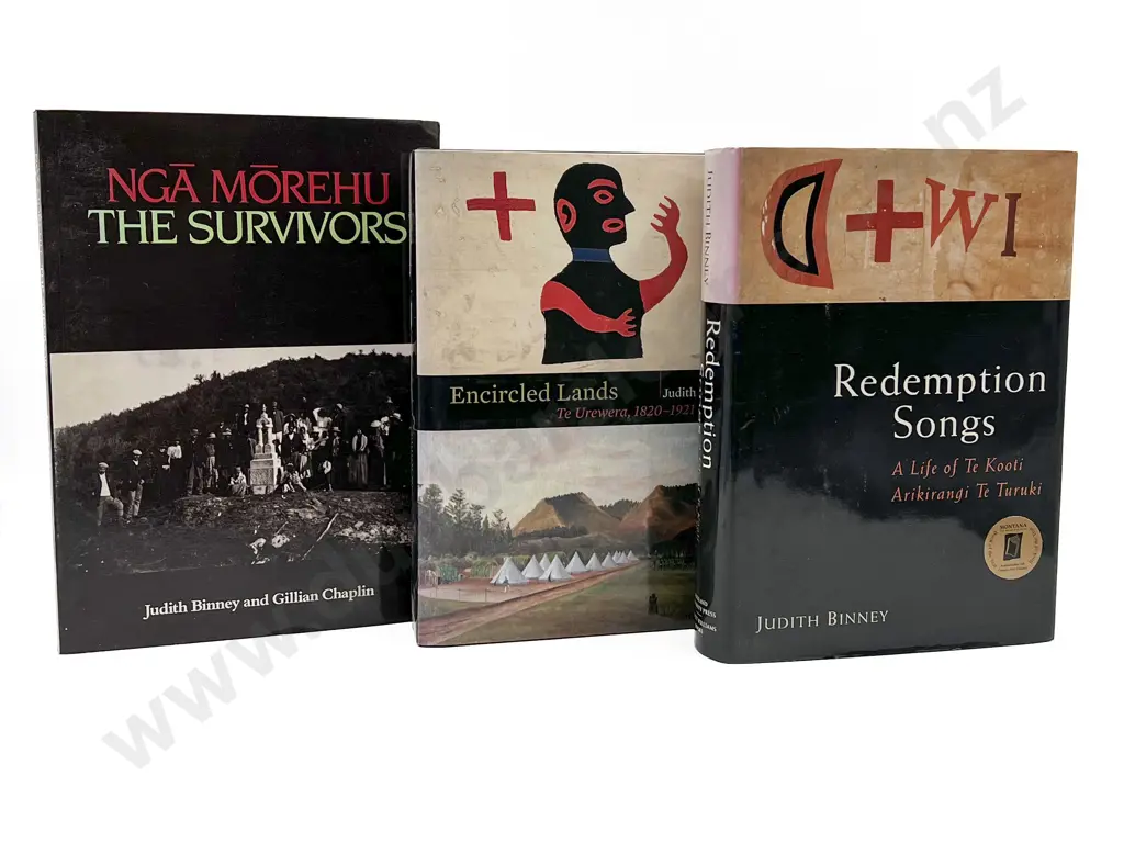 Three Maori Reference Books Image 1++