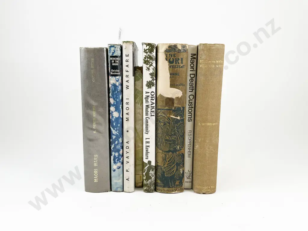 Eight Books on Maori Warfare, Medicine, and Funerary Customs Image 1++