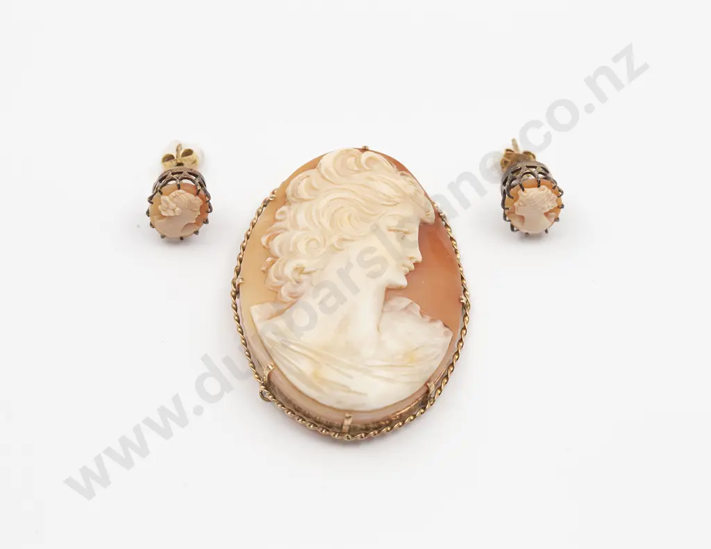 9ct Framed Classical Cameo Portrait Brooch Image 1++