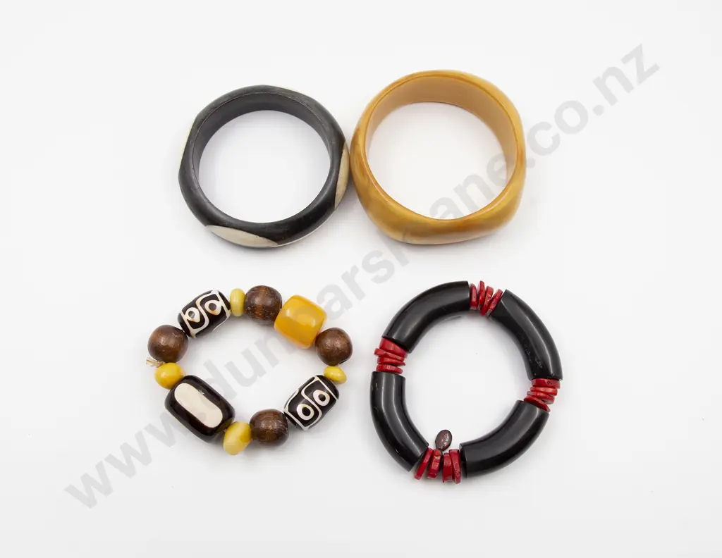 Dinosaur Design Golden Resin Chunky Cuff with three various bangles Image 1++