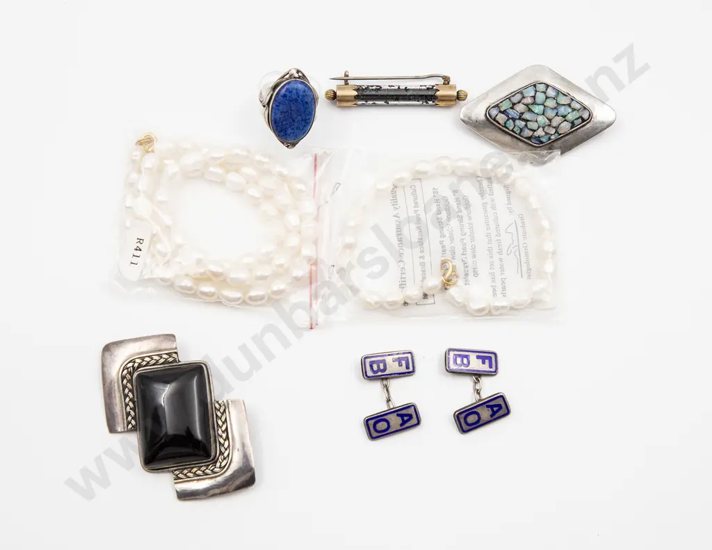 Fresh Water Pearl Necklace and Bracelet Image 1++