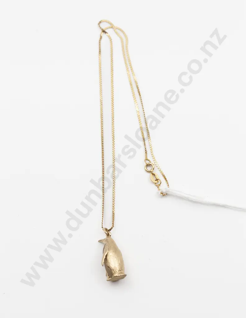 9ct Penguin Charm on Chain Image 1++