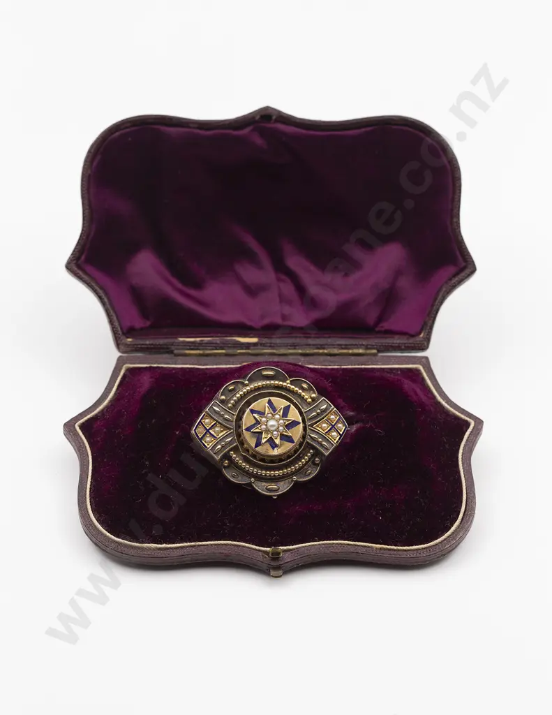 Two Victorian Brooches Image 1++
