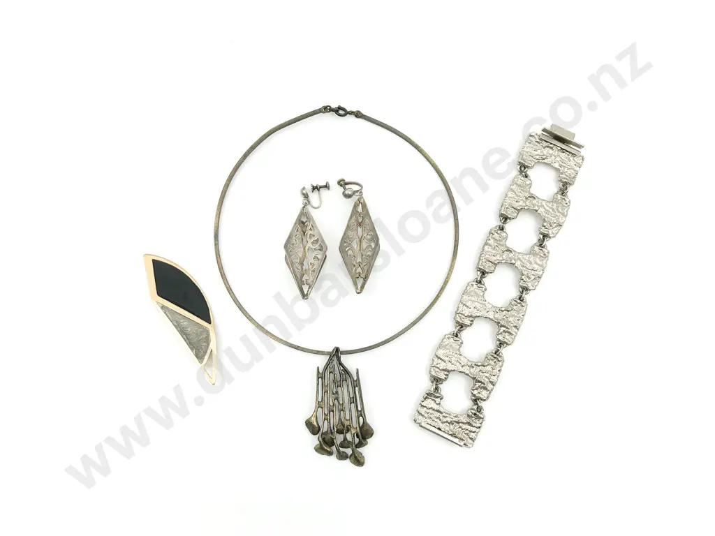 Mid C20th White Metal Bracelet Image 1++