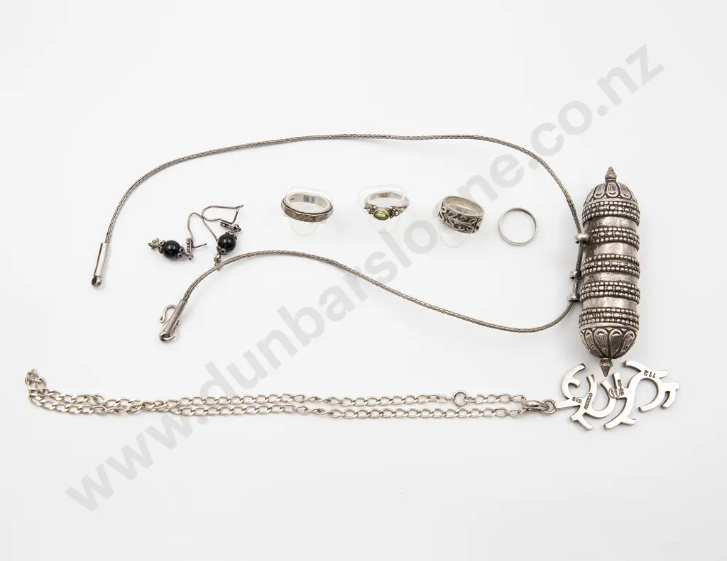 Selection Silver Jewellery Image 1++