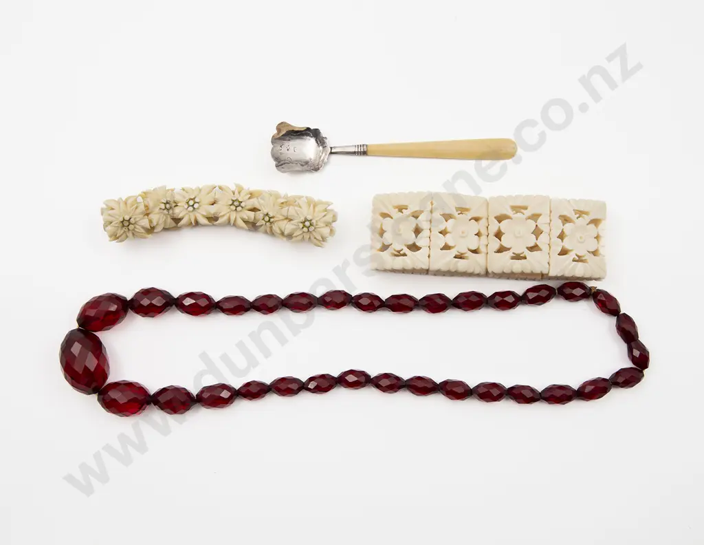 Short Cherry Amber Bead Necklace Image 1++