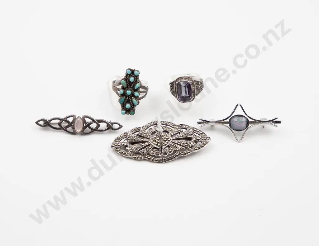 Selection of Vintage Silver Jewellery Image 1++