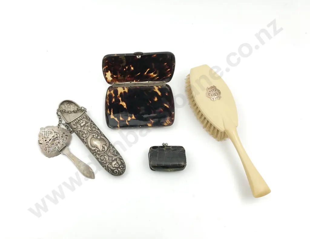Victorian Chatelaine Reading Glasses Case Image 1++