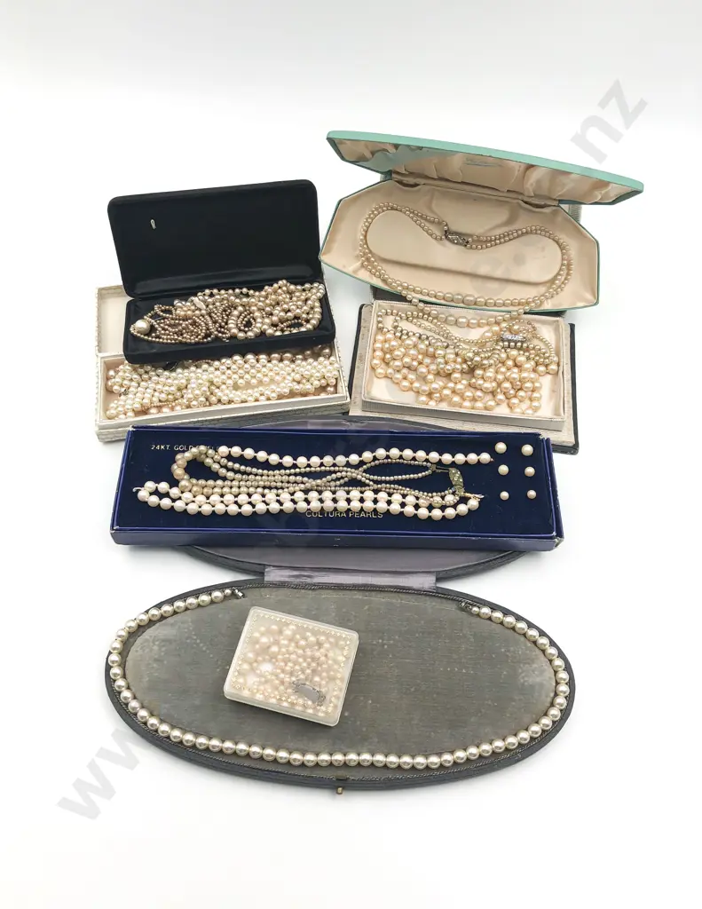 Selection Vintage Imitation Pearl Necklaces Image 1++