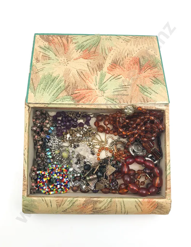 Selection Costume and Collectable Jewellery Image 1++