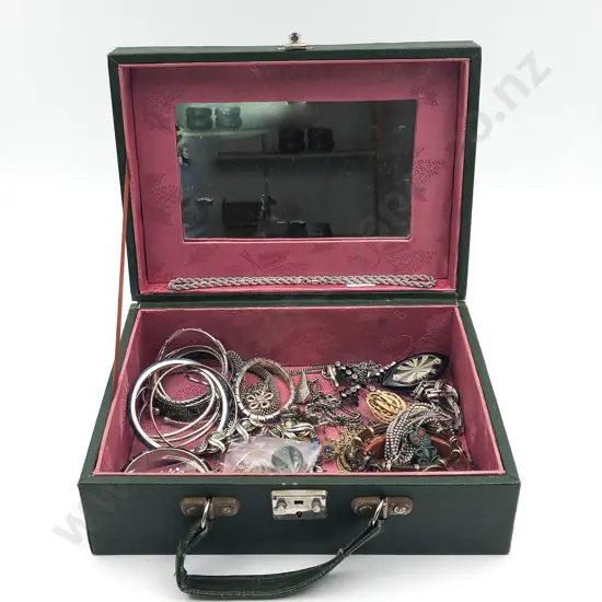 Small Selection Collectable Costume Jewellery