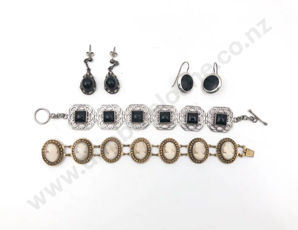 S/S Onyx Bracelet Image 1++