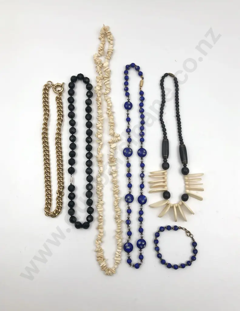 Four Various Bead Necklaces bracelet and heavy gold plate neck chain Image 1++