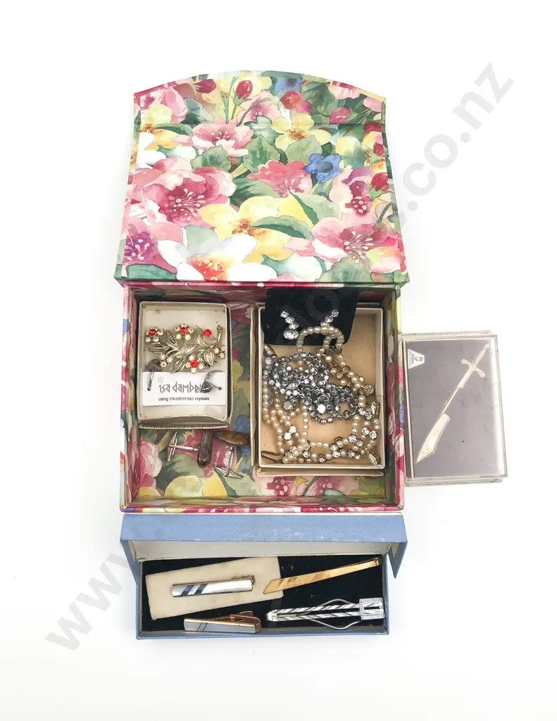 Selection Vintage and Modern Costume Jewellery Image 1++