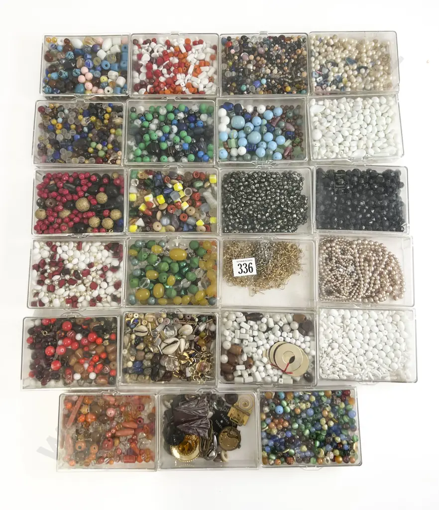 Large Collection Vintage Loose Beads and Findings Image 1++