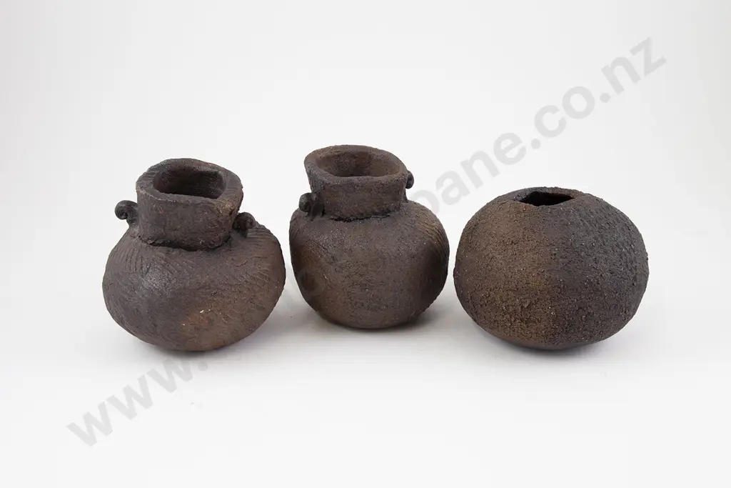 Wi Taepa Three Hand Sculpted Ipu Pots Image 1++