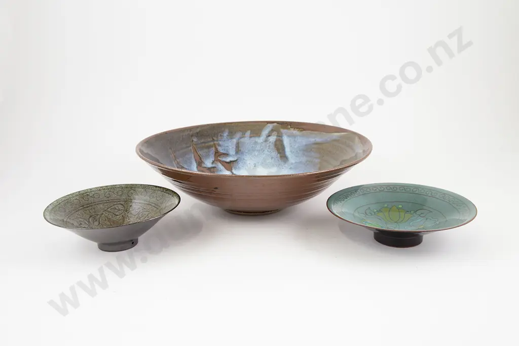 Two Barry Ball Dishes & Unidentified Shallow Bowl Image 1++